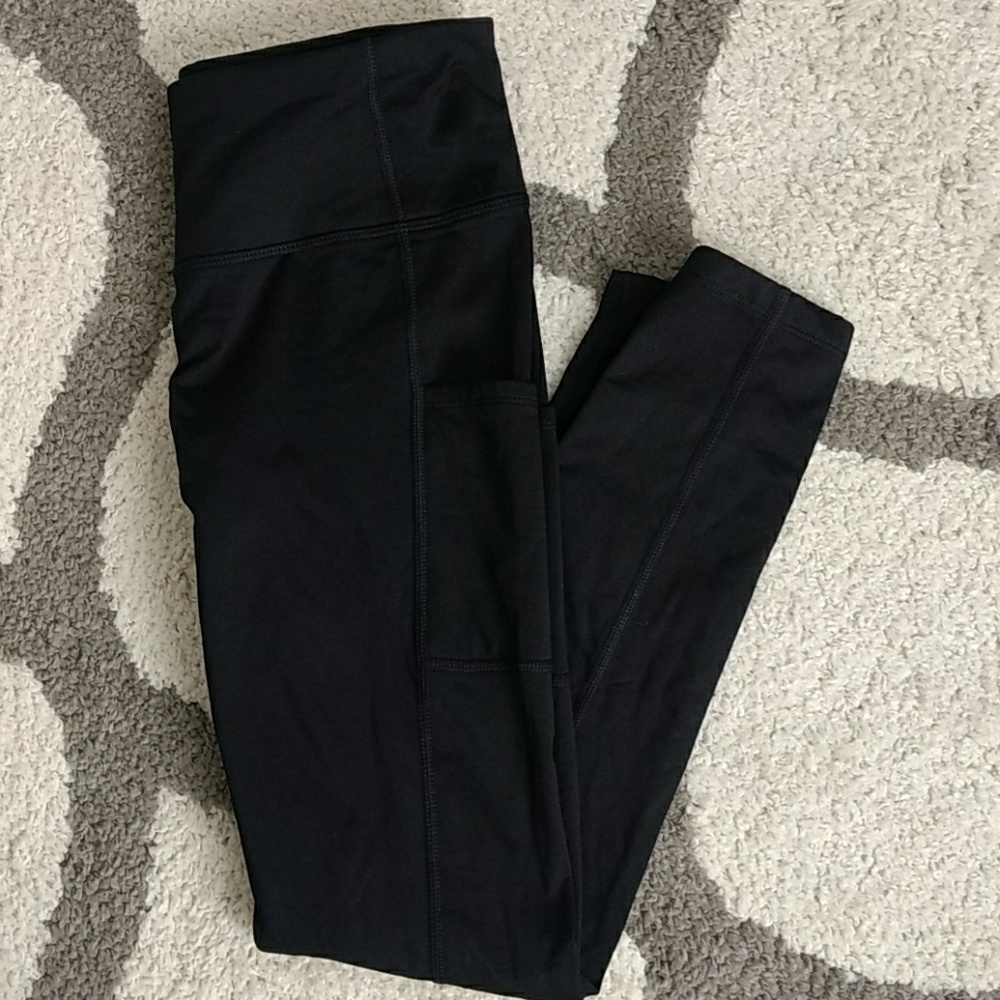 NWOT Fleece lined leggings with pockets Layer8